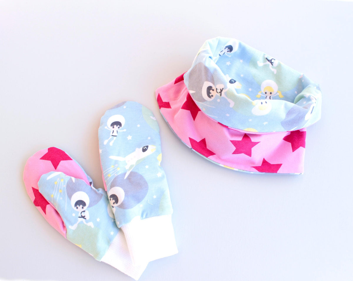 Astronaut Mittens & Neck Warmer Pattern